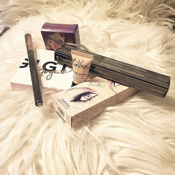 Bundle Pack Other - MAKEUP LOT & FREE GIFT!!